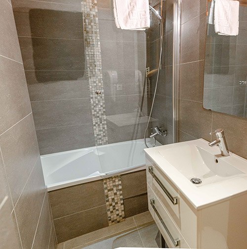 salle de bain baignoire chalet Adelphine 2