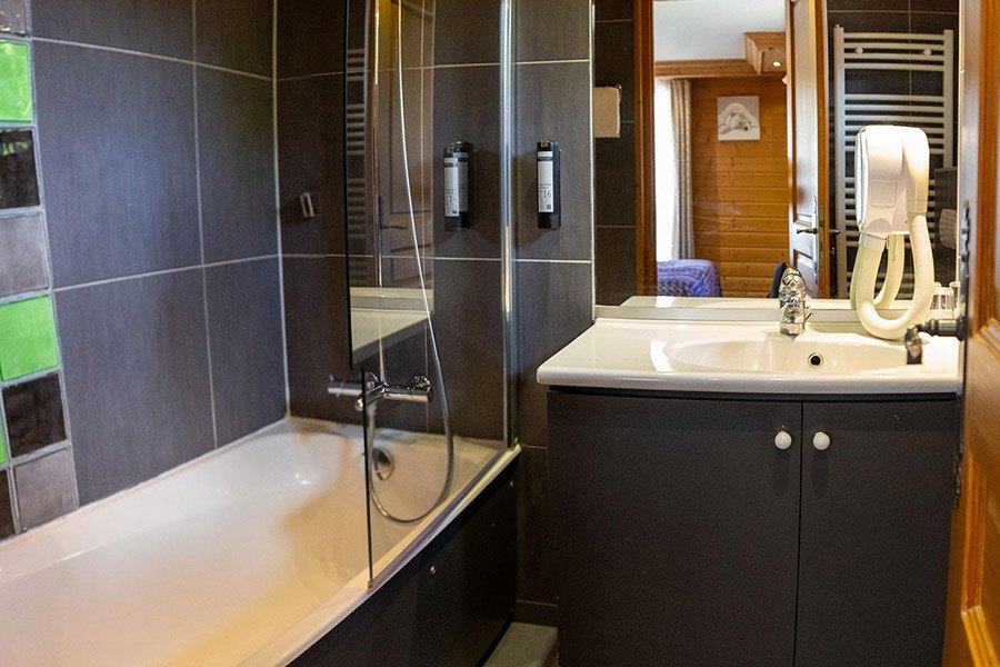 chambre 4 classique 2 personnes salle de bain 4