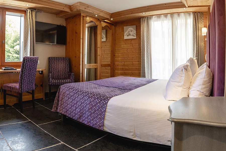 chambre 4 classique 2 personnes lits violet
