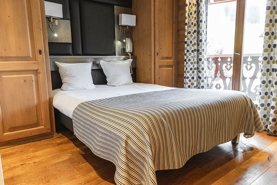 chambre 2 classique 2 personnes lit rayures vertes