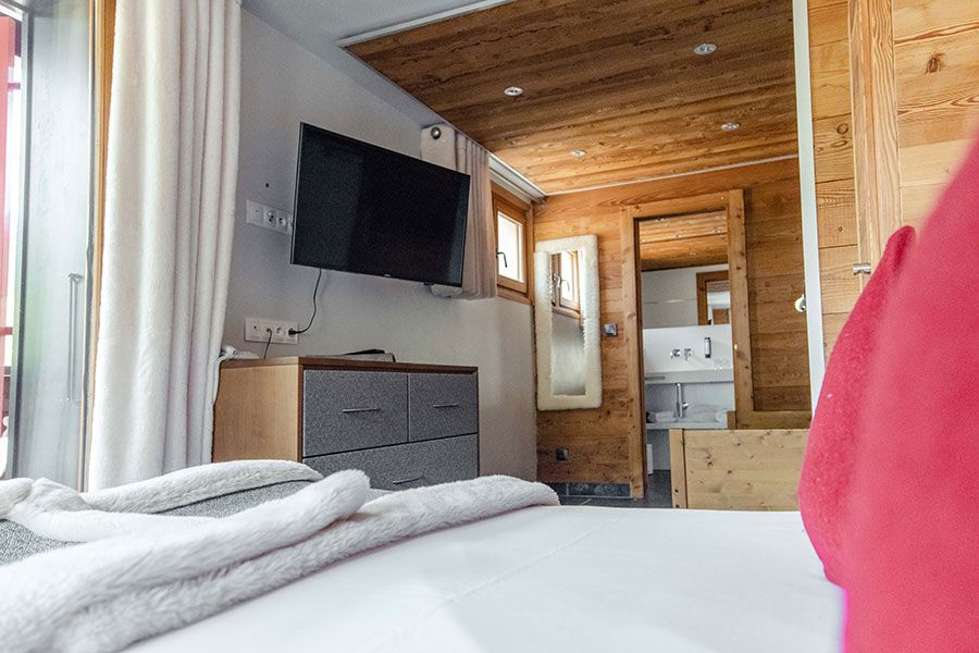 chambre classique 3 personnes télévision