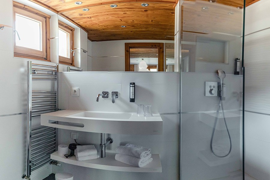 chambre classique 3 personnes salle de bain