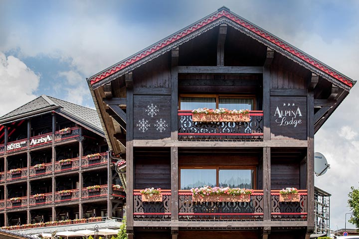 facade en contre-bas