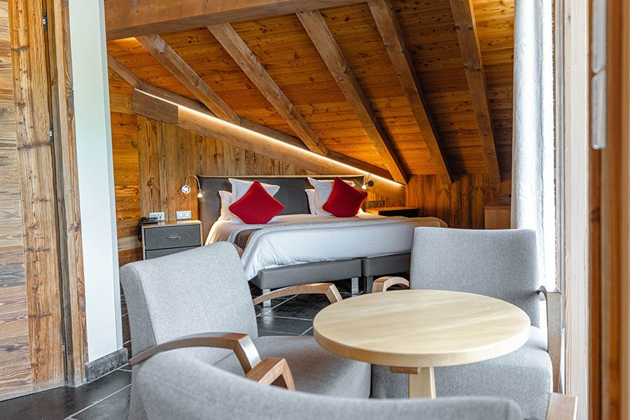 suite junior 4 personnes chaise + lits